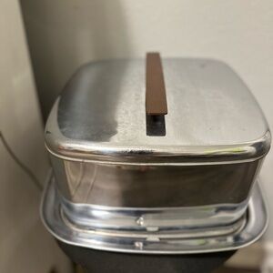 Vintage cake carrier